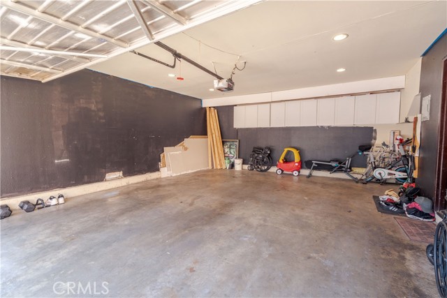 Detail Gallery Image 14 of 16 For 15024 Nordhoff #5,  North Hills,  CA 91343 - 3 Beds | 3 Baths