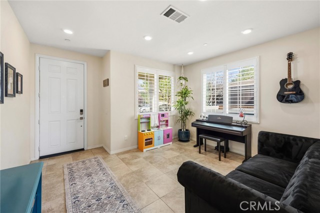 Detail Gallery Image 10 of 51 For 3826 Bur Oak, San Bernardino,  CA 92407 - 4 Beds | 3 Baths