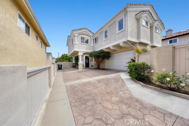 1817 Clark Lane, Redondo Beach CA: https://media.crmls.org/medias/22720244-d430-46ef-9649-c1a6c1c2bea5.jpg