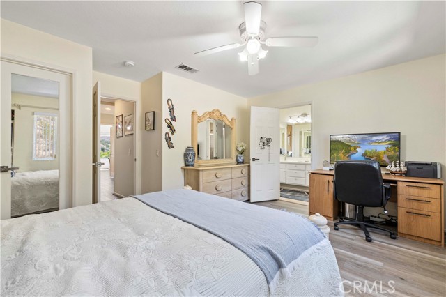 29508 Alyssum Lane, Canyon Country CA: https://media.crmls.org/medias/22724708-80f3-40ea-adf7-2729eec1fe16.jpg