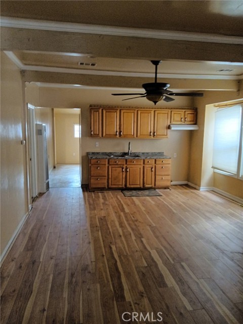 Detail Gallery Image 9 of 10 For 860 W 43rd Pl, Los Angeles,  CA 90037 - 3 Beds | 1 Baths