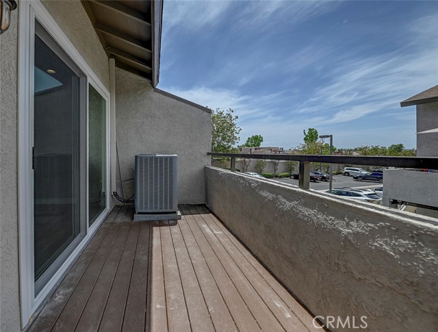 21981 Rimhurst Drive, Lake Forest CA: https://media.crmls.org/medias/22729496-5162-4dc0-affd-f5280f7461ef.jpg