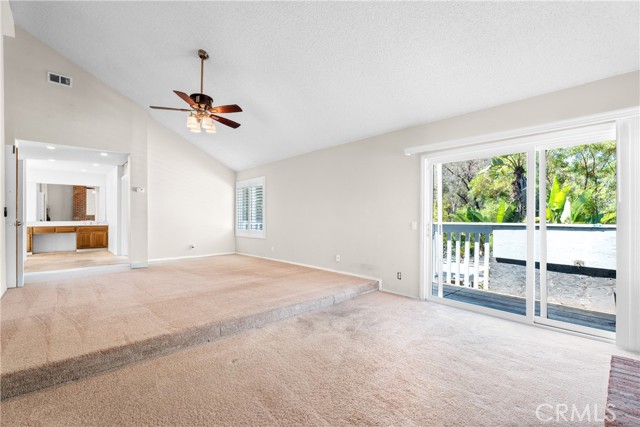 25496 Coral Wood Street, Lake Forest CA: https://media.crmls.org/medias/2272e9fc-7b3e-45be-8313-1b8a663d39a1.jpg