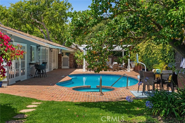 23060 Doris Way, Torrance CA: https://media.crmls.org/medias/2272f5f9-ccf1-4e52-9d5d-2946c26f252d.jpg