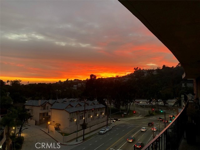 Detail Gallery Image 29 of 29 For 2260 N Cahuenga Boulevard #502,  Los Angeles,  CA 90068 - 2 Beds | 2 Baths