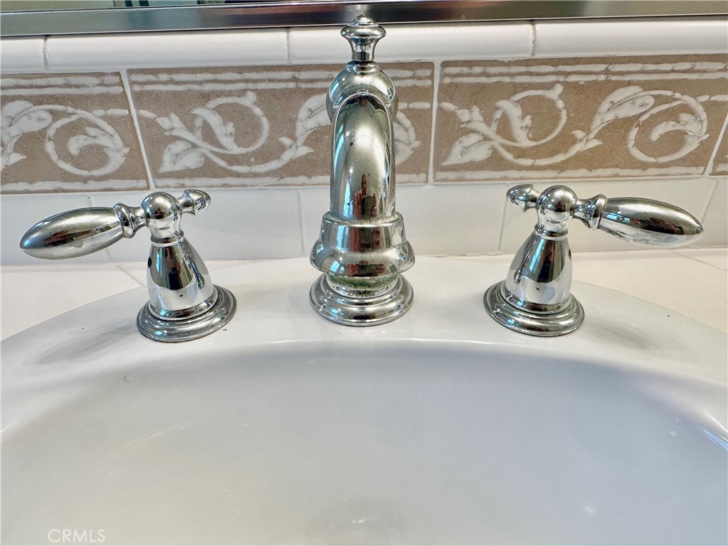 https://media.crmls.org/medias/227380b3-60d9-4e35-9a3f-fa0edba31abd.jpg?preset=X-Large