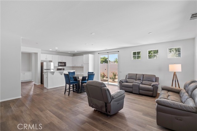 Detail Gallery Image 6 of 36 For 10895 Sinclare Cir, Loma Linda,  CA 92354 - 3 Beds | 2/1 Baths