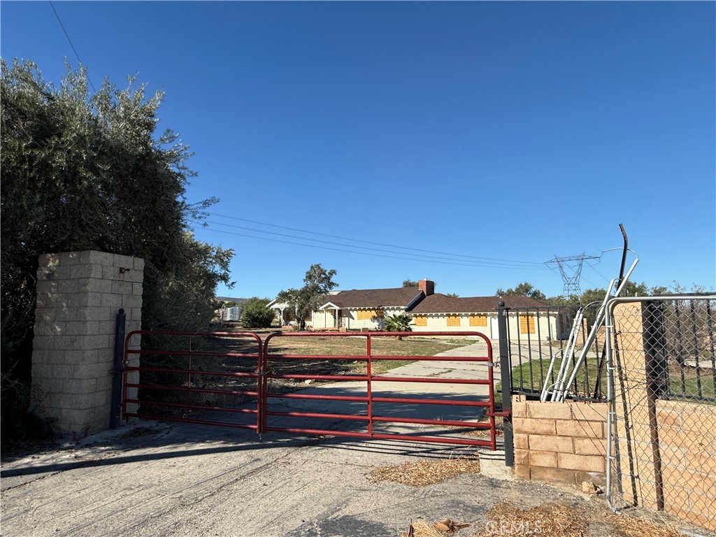 Triplex at 8539 W Avenue L