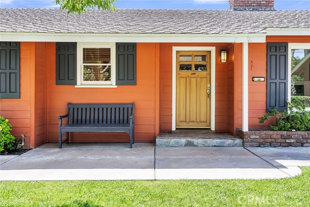 2886 Mcallister Street, Riverside CA: https://media.crmls.org/medias/2273cc4e-462d-45f5-bea1-1f09cdef2c26.jpg