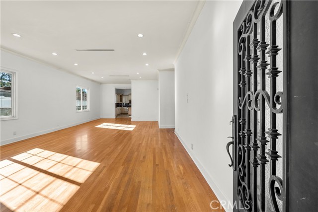 6223 Simpson, North Hollywood CA: https://media.crmls.org/medias/22743a16-4e15-442c-b6aa-76b83d40f154.jpg