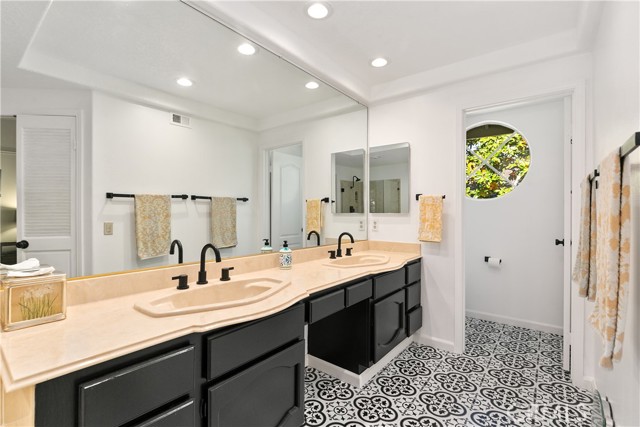 Detail Gallery Image 25 of 45 For 590 John K Dr #102,  Long Beach,  CA 90803 - 3 Beds | 2/1 Baths