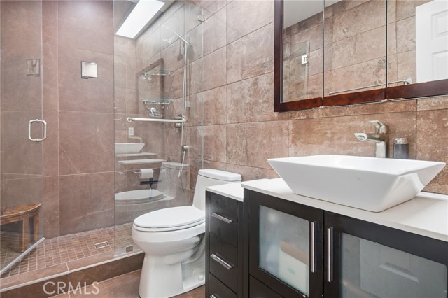 Detail Gallery Image 24 of 37 For 15735 Nordhoff St #11,  North Hills,  CA 91343 - 3 Beds | 3 Baths