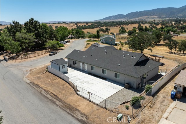 21813 Valley Vista Drive, Tehachapi CA: https://media.crmls.org/medias/22754150-f777-4e57-94bd-6a53c4bd3760.jpg