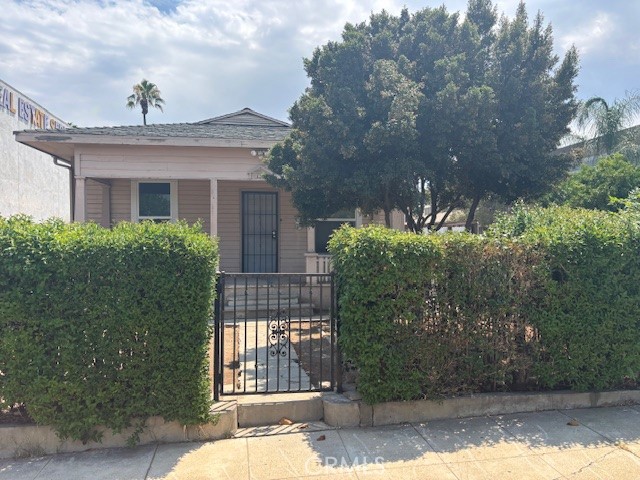 115 N Victoria Avenue, Corona CA: https://media.crmls.org/medias/22756672-11c3-446b-8e27-8137f34e16ed.jpg