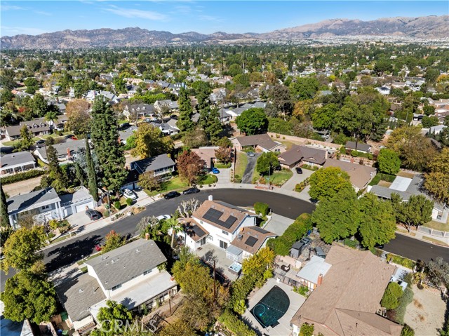 Detail Gallery Image 18 of 48 For 19710 Superior St, Chatsworth,  CA 91311 - 4 Beds | 4 Baths