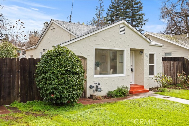 Detail Gallery Image 3 of 34 For 131 W 18th St, Chico,  CA 95928 - 2 Beds | 1 Baths