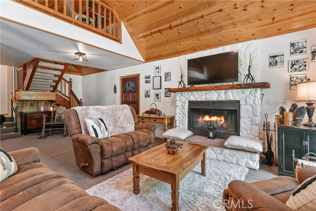 Detail Gallery Image 2 of 31 For 841 Cottage Grove Rd, Lake Arrowhead,  CA 92352 - 3 Beds | 2 Baths