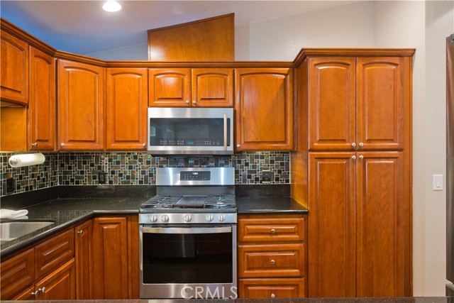 Detail Gallery Image 14 of 53 For 32031 Emerald Lane, Castaic,  CA 91384 - 4 Beds | 3 Baths