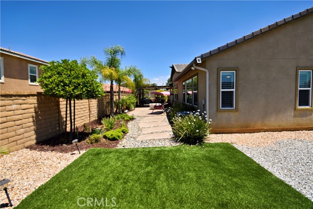 32458 Daisy Drive, Winchester CA: https://media.crmls.org/medias/2276b1a9-b4fd-4160-8478-b98fdac685d7.jpg