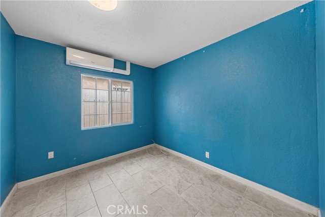 Detail Gallery Image 21 of 44 For 13032 S Main St, Los Angeles,  CA 90061 - 4 Beds | 2 Baths