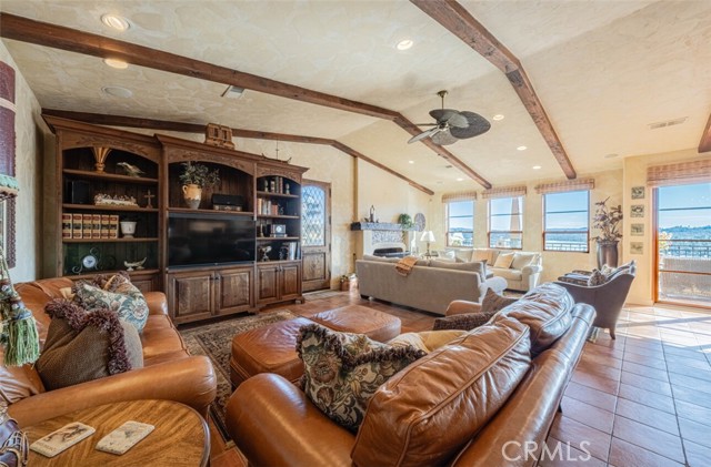 Detail Gallery Image 8 of 63 For 8730 Bluff Ct, Bradley,  CA 93426 - 5 Beds | 5/1 Baths