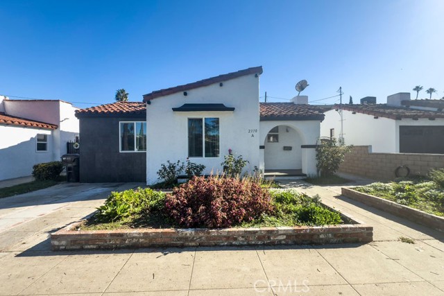 2370 Pine, Long Beach CA: https://media.crmls.org/medias/22784dc9-bfc4-47ca-a9aa-f023b385c15d.jpg