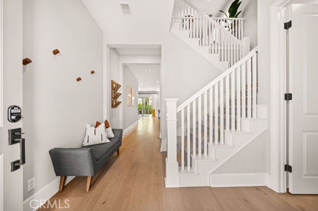 Detail Gallery Image 2 of 19 For 90 Rockinghorse, Irvine,  CA 92602 - 4 Beds | 4/1 Baths