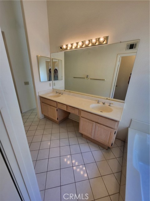 40132 ZAMURA Court, Murrieta CA: https://media.crmls.org/medias/22790da6-2428-44b7-85c3-647673aec0a3.jpg