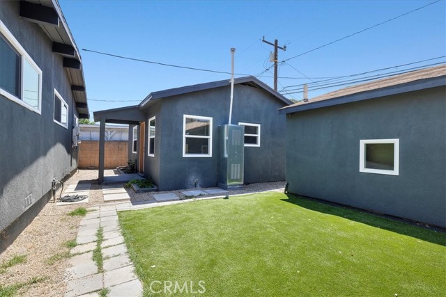 140 E 69th Street, Long Beach CA: https://media.crmls.org/medias/2279d153-8b2d-4bd4-8757-1f6b20e7bda0.jpg