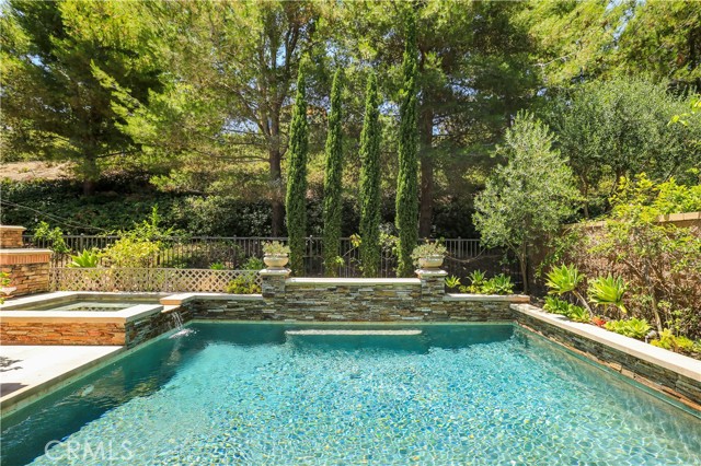 26 Woods Trail, Irvine CA: https://media.crmls.org/medias/227a382f-30aa-44e8-b214-9df99cc93157.jpg