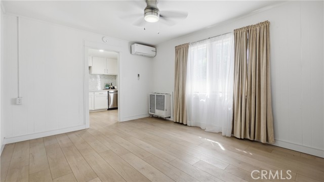 Detail Gallery Image 9 of 40 For 215 N Mcclay, Santa Ana,  CA 92701 - 5 Beds | 2 Baths