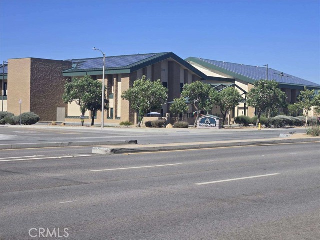 21 W Cor Avenue P & 21Stw Avenue W, Palmdale CA: https://media.crmls.org/medias/227b7d12-0b43-4234-b325-7e2edeafd366.jpg
