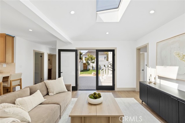 Detail Gallery Image 13 of 34 For 1223 Alvira St, Los Angeles,  CA 90035 - 3 Beds | 2 Baths