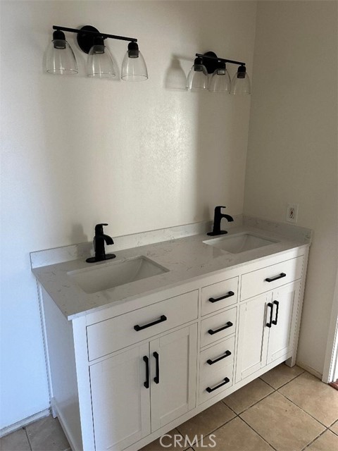 10475 Newhome Avenue, Sunland CA: https://media.crmls.org/medias/227bd8d1-e779-474a-abf0-e3cfa3dbeaf0.jpg