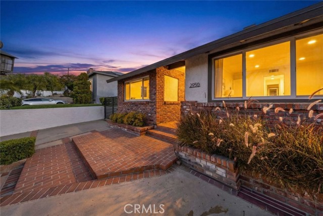 Detail Gallery Image 6 of 74 For 2950 N Lincoln St, Burbank,  CA 91504 - 3 Beds | 2 Baths