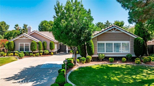 5618 Gardendale Lane, Palmdale CA: https://media.crmls.org/medias/227ca8e9-f721-4a38-a807-835fac0d0ff7.jpg