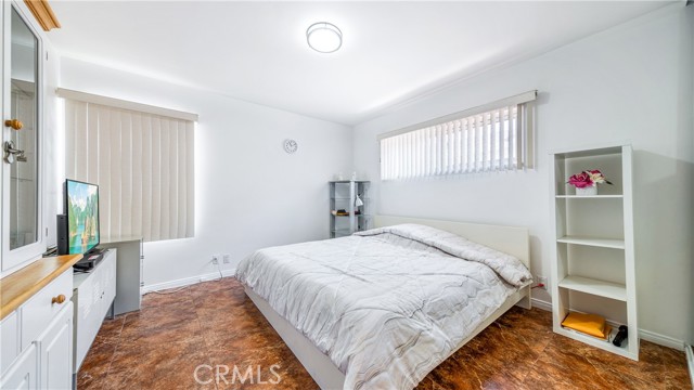 16053 Devonshire Street, Granada Hills CA: https://media.crmls.org/medias/227de29a-862e-4861-aeb0-9d194dc88116.jpg