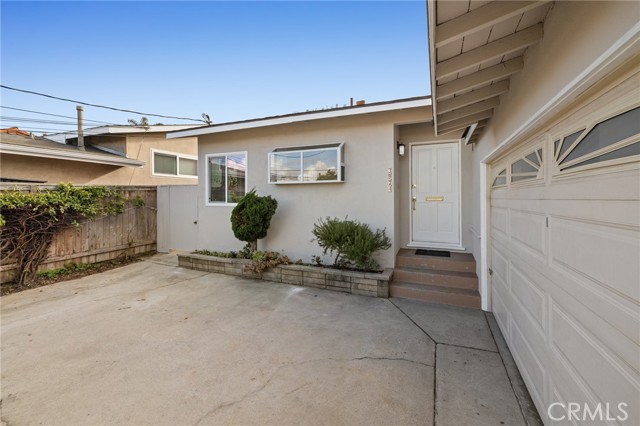 3974 Newton Street, Torrance, California 90505, 3 Bedrooms Bedrooms, ,2 BathroomsBathrooms,Residential,For Sale,Newton,PV25048381
