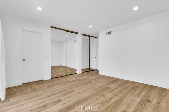 21704 Lake Vista Dr, Lake Forest CA: https://media.crmls.org/medias/227e1f4c-f2d8-494f-a02a-9c837db0976c.jpg