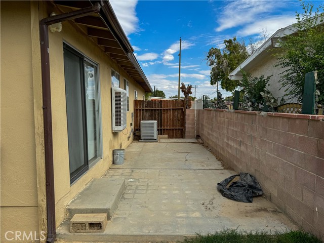 Detail Gallery Image 5 of 6 For 860 W Holguin St, Lancaster,  CA 93534 - 4 Beds | 2 Baths