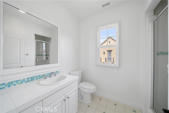 Detail Gallery Image 14 of 36 For 28 Townsend, Irvine,  CA 92620 - 5 Beds | 5/1 Baths