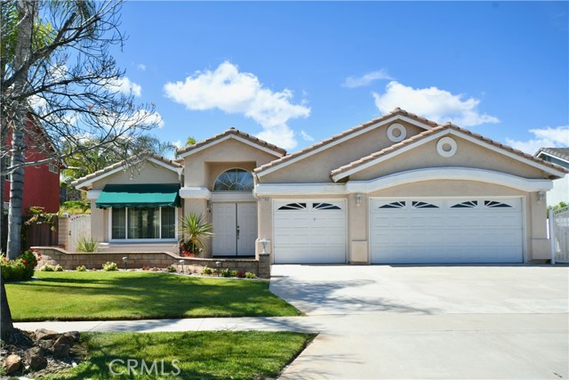 Detail Gallery Image 1 of 14 For 1064 Apple Blossom Ln, Corona,  CA 92881 - 4 Beds | 2/1 Baths