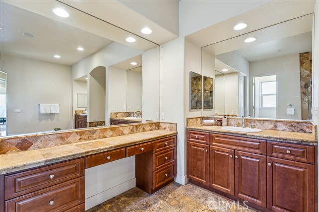 Detail Gallery Image 31 of 74 For 19262 Monterey St, Apple Valley,  CA 92308 - 5 Beds | 5/1 Baths