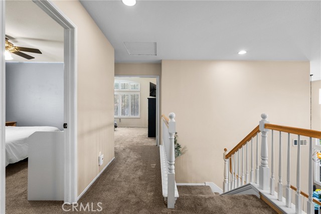 30463 Vineyard Lane, Castaic CA: https://media.crmls.org/medias/22807efb-b31d-4a64-b3df-23d316436c57.jpg
