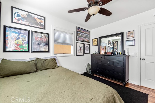 715 Olive Avenue, Huntington Beach CA: https://media.crmls.org/medias/22808577-16f6-4438-b370-62c2b66ee5d7.jpg