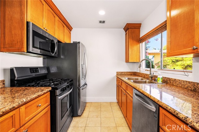 Detail Gallery Image 7 of 27 For 14934 Dickens St 12a,  Sherman Oaks,  CA 91403 - 1 Beds | 1 Baths