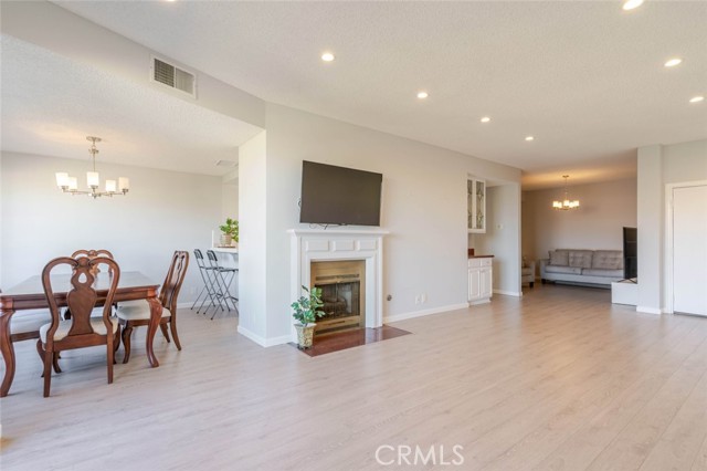 Detail Gallery Image 19 of 36 For 4430 Noble Ave #202,  Sherman Oaks,  CA 91403 - 2 Beds | 2 Baths