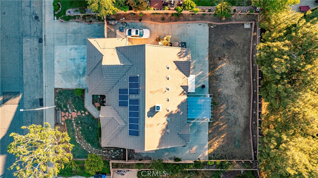 https://media.crmls.org/medias/2281cf50-266f-4e5d-be74-b8e20502b6f5.jpg?preset=X-Large