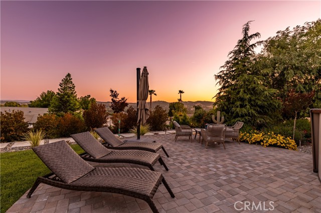 1613 Via Flora, Paso Robles CA: https://media.crmls.org/medias/2281f60b-20a2-4ccd-891a-9c055a952f54.jpg