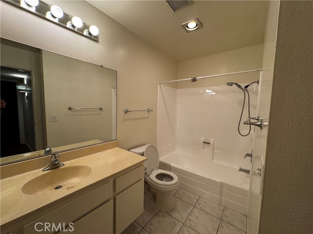 Detail Gallery Image 7 of 13 For 3046 Associated Rd #38,  Fullerton,  CA 92835 - 1 Beds | 1 Baths